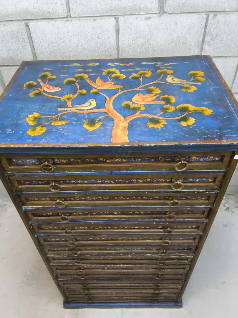 TALL WOODEN CHEST OF DRAWERS WITH HAND PAINTED DECAL, H 125CM X W 69CM X D 49CM Image 1++