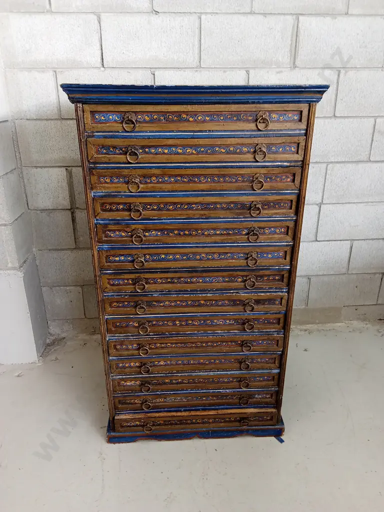 TALL WOODEN CHEST OF DRAWERS WITH HAND PAINTED DECAL, H 125CM X W 69CM X D 49CM Image 1++