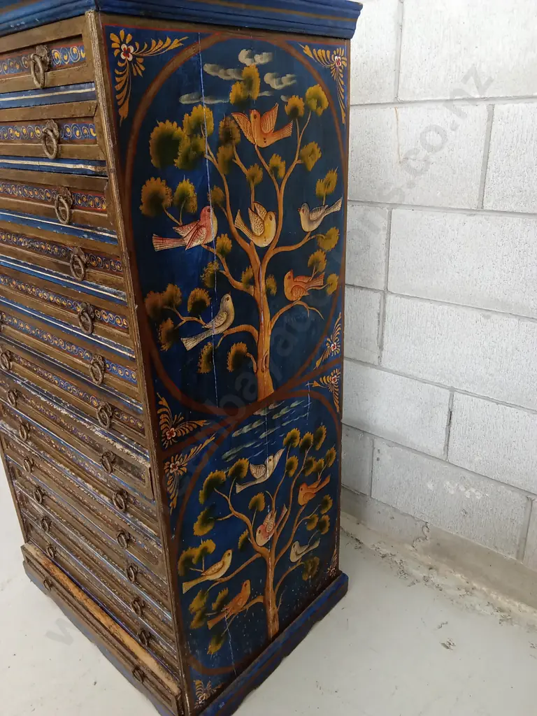 TALL WOODEN CHEST OF DRAWERS WITH HAND PAINTED DECAL, H 125CM X W 69CM X D 49CM Image 1++