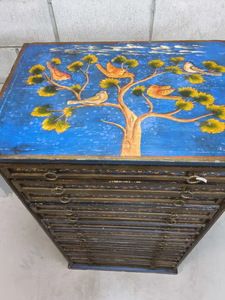 TALL WOODEN CHEST OF DRAWERS WITH HAND PAINTED DECAL, H 125CM X W 69CM X D 49CM Image 1++