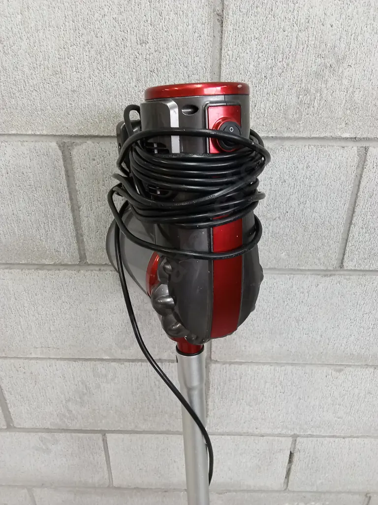 VACUUM CLEANER WORKING Image 1++