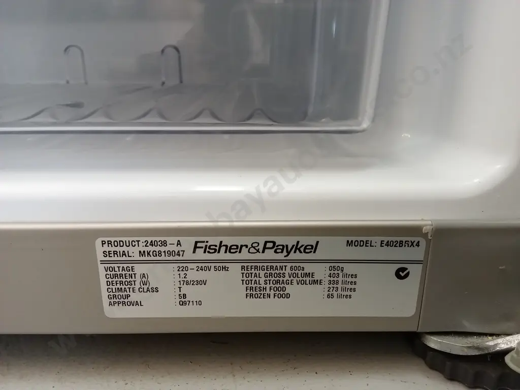 FISHER&PAYKEL FRIDGE AND FREEZER, H 169 X W 64CM X D 67CM Image 1++