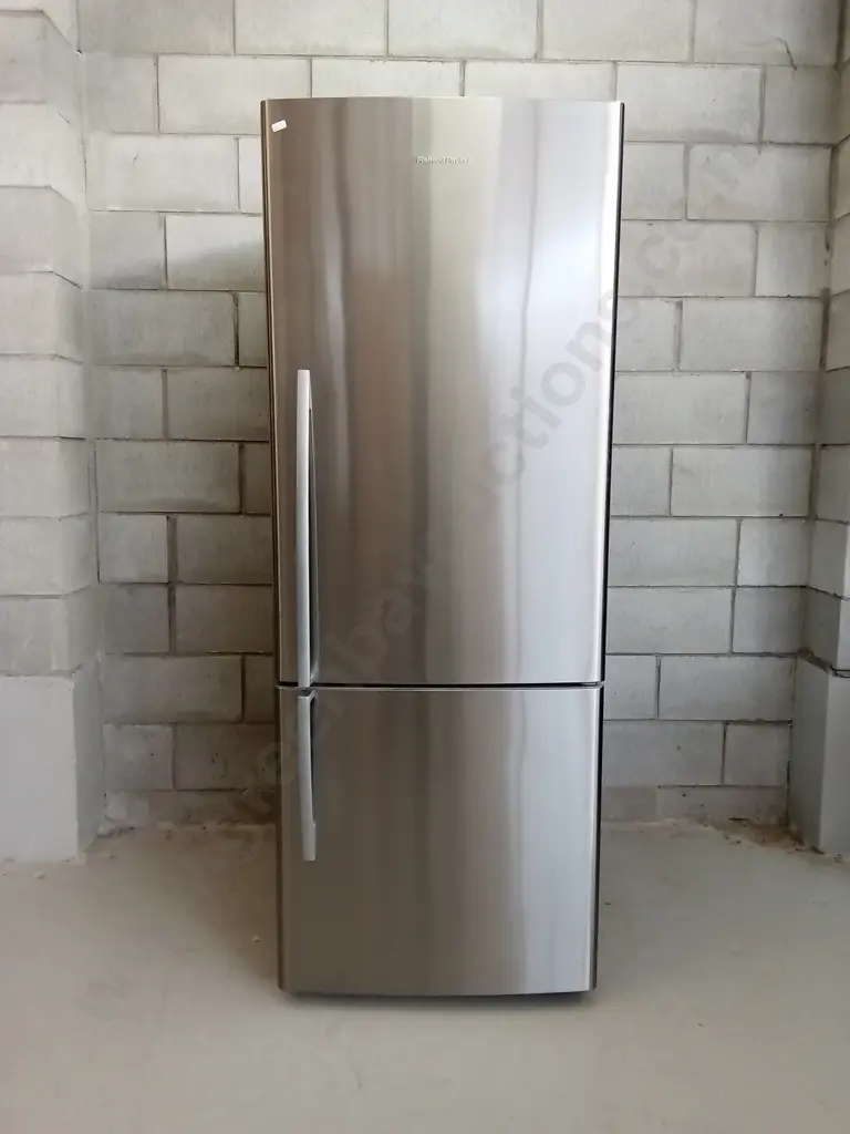 FISHER&PAYKEL FRIDGE AND FREEZER, H 169 X W 64CM X D 67CM Image 1++