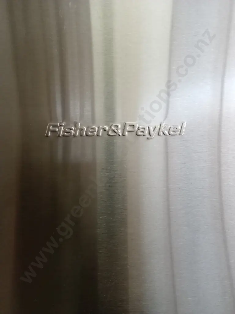 FISHER&PAYKEL FRIDGE AND FREEZER, H 169 X W 64CM X D 67CM Image 1++