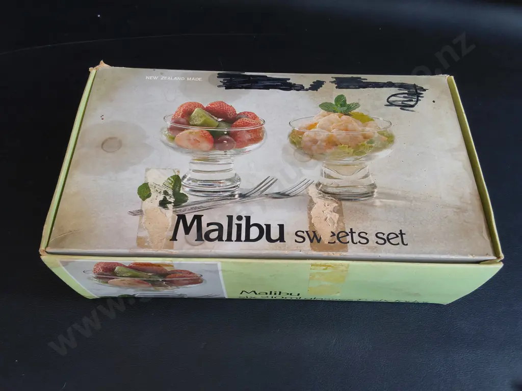 VINTAGE BOXED MALIBU SWEETS SET, 6 GLASSES Image 1++