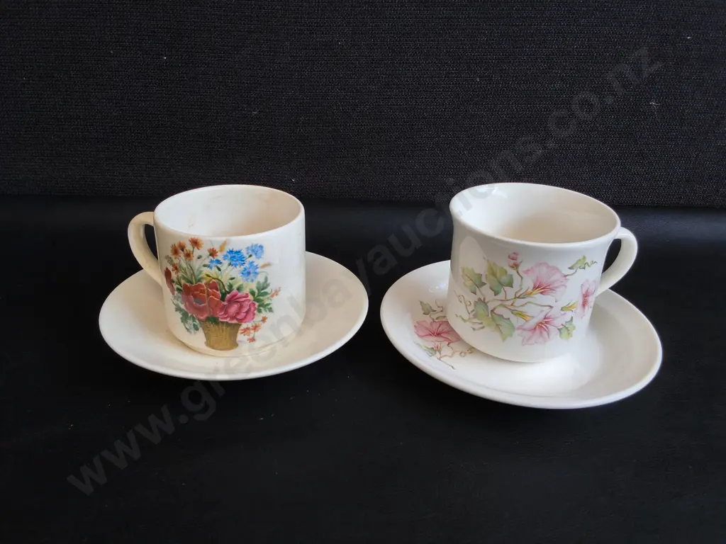 2 VINTAGE BOXED SETS OF "THE HOSTESS SELECTION" 4 CUPS AND SAUCERS EACH Image 1++