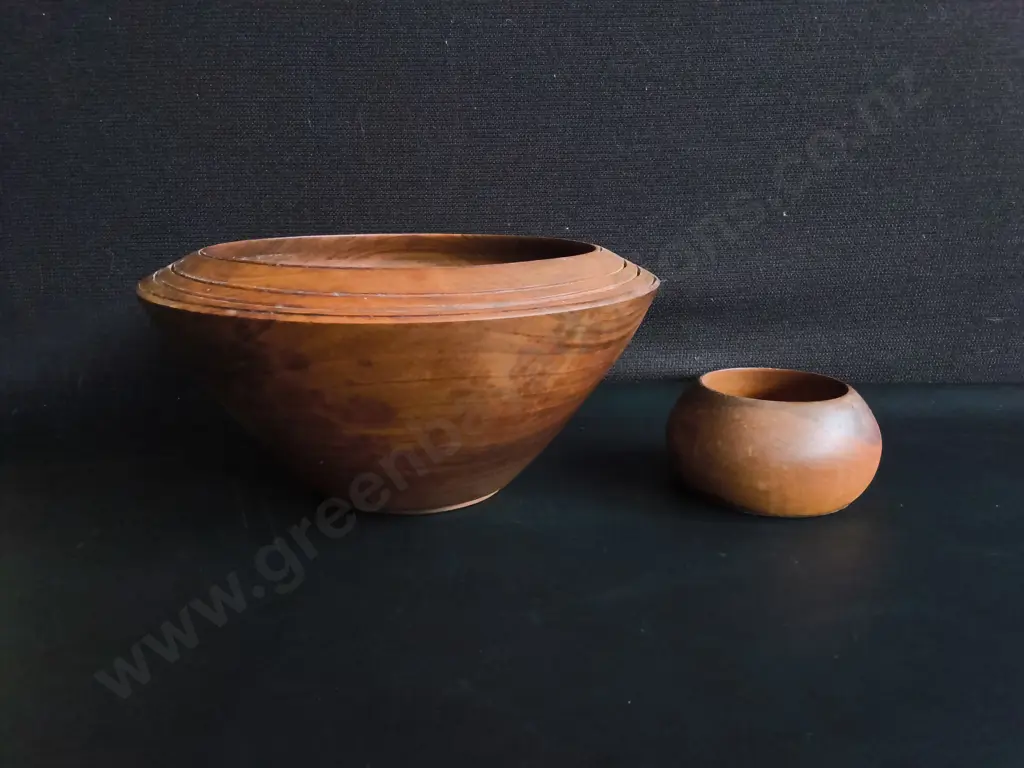 PAIR OF VINTAGE HAND TURNED WOODEN BOWLS, WIDEST DIA 24 CM Image 1++