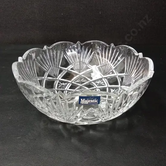 MAJESTIC CRYSTAL FAMOUS EUROPEAN BLOWN AND CUT FULL 24% PBO LEAD CRYSTAL D21.5CM