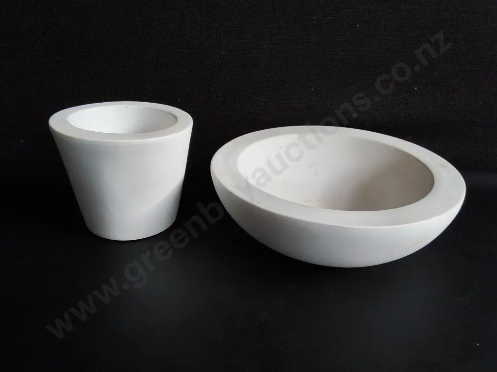 WHITE CERAMIC POT AND BOWL, WIDEST DIA 25 CM Image 1++