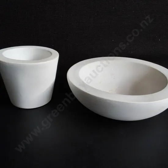 WHITE CERAMIC POT AND BOWL, WIDEST DIA 25 CM