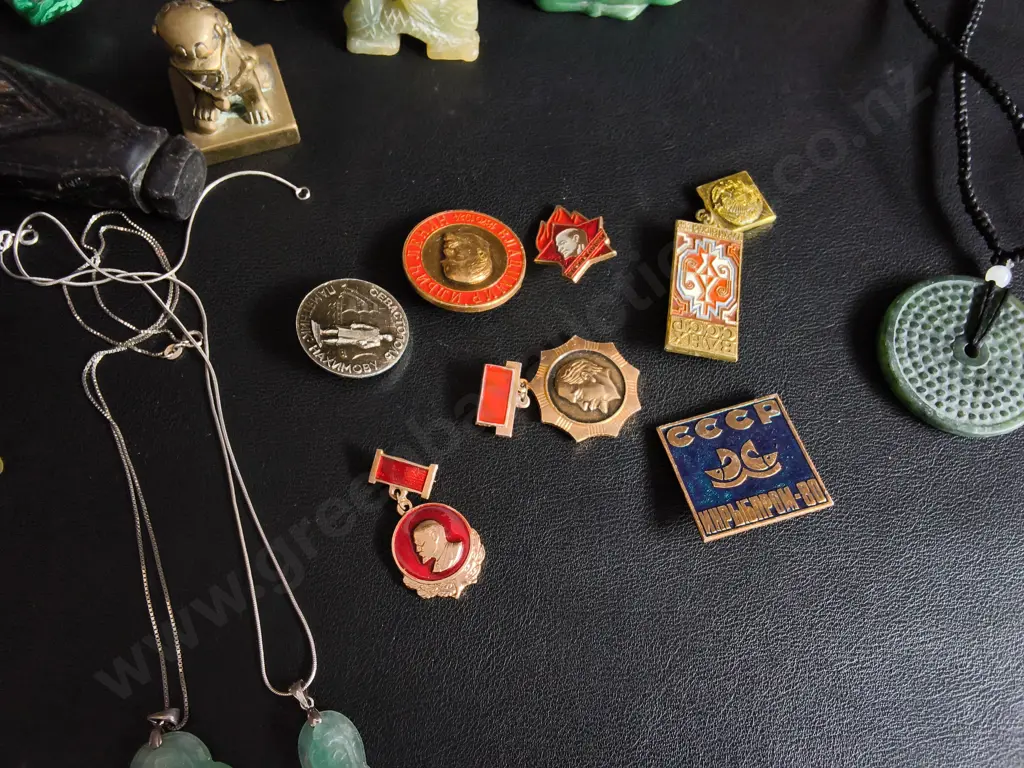 VINTAGE CHINESE JADE AND SOAPSTONE CARVINGS, BADGES, NECKLACES Image 1++