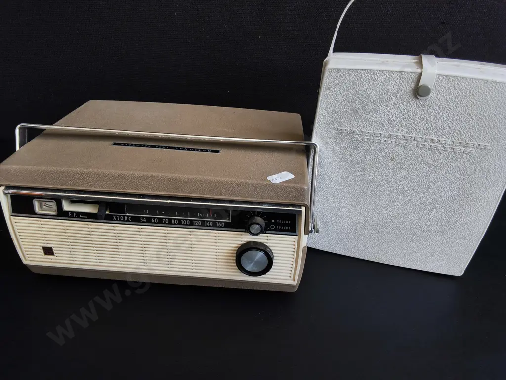 VINTAGE NATIONAL PORTABLE RADIO AND TAPE RECORDER AND AUDIO TAPE Image 1++
