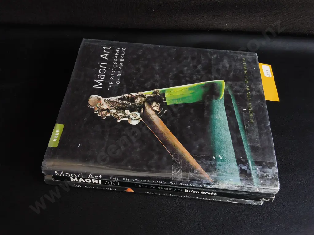 3 BOOKS ON MĀORI ART AND TAONGA Image 1++