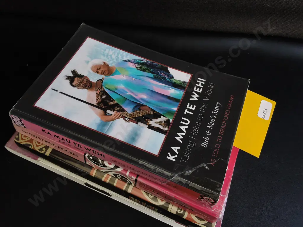 4 BOOKS ON MĀORI CULTURE AND HISTORY Image 1++