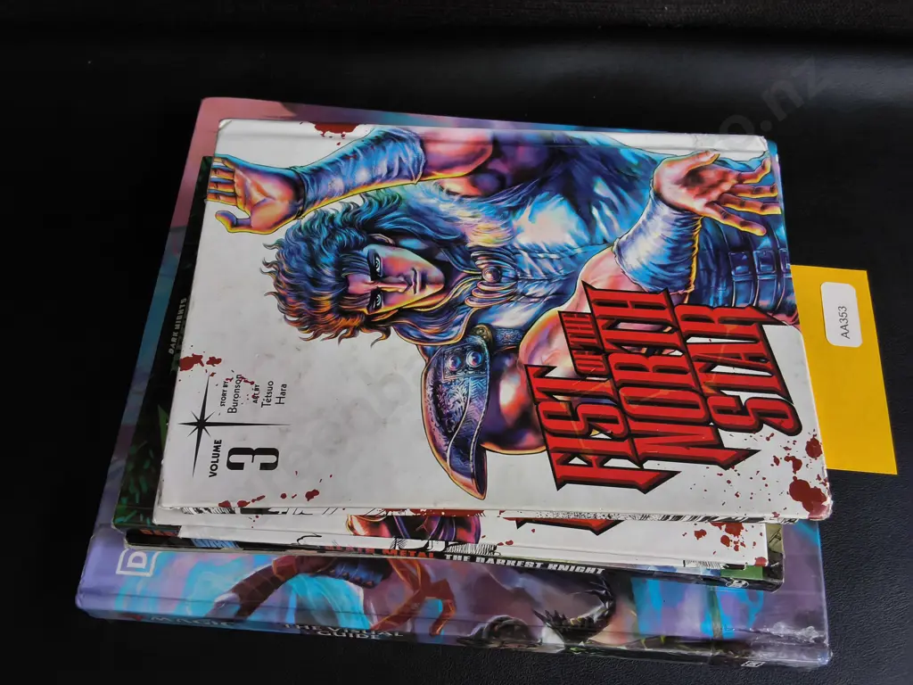 5 GRAPHIC NOVELS AND MANGA Image 1++