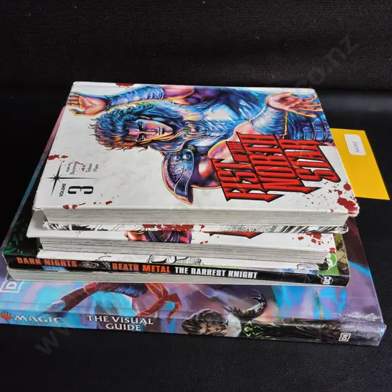 5 GRAPHIC NOVELS AND MANGA