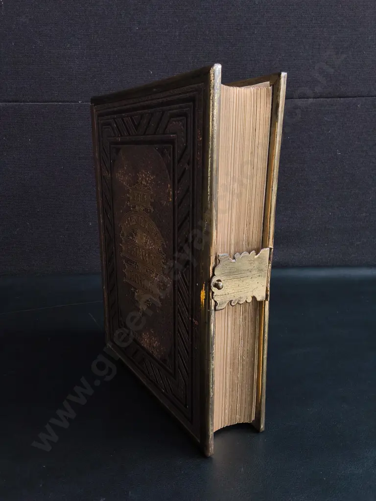 ANTIQUE LEATHER ILLUSTRATED FAMILY BIBLE WITH BRASS CLASP Image 1++