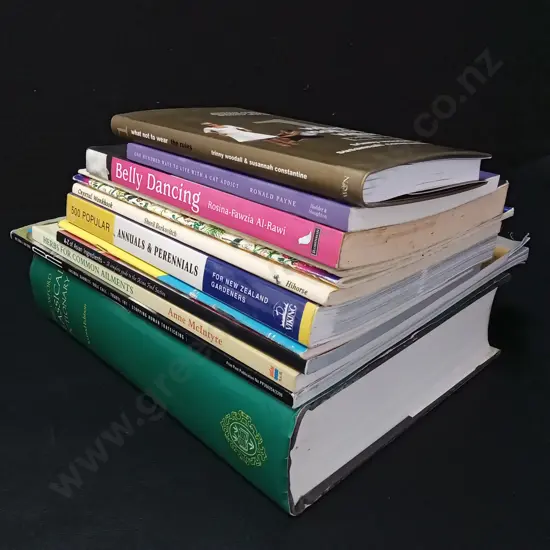 12 BOOKS / MAGAZINE