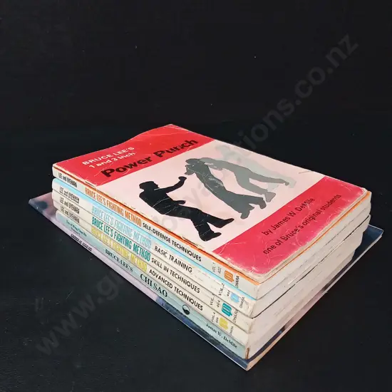 7 VINTAGE BRUCE LEE BOOKS