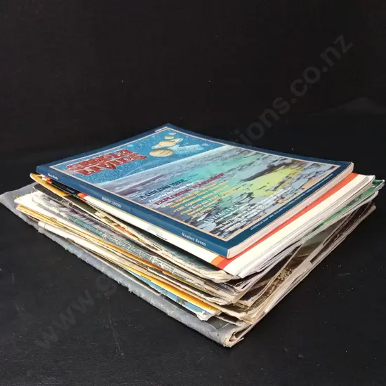 COLLECTION OF VINTAGE MAGAZINES