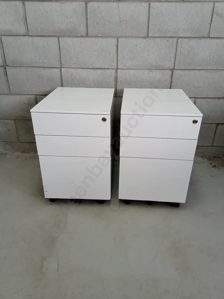 TWO FILING CABINETS, H 60CM X W 39CM X D 52CM Image 1++