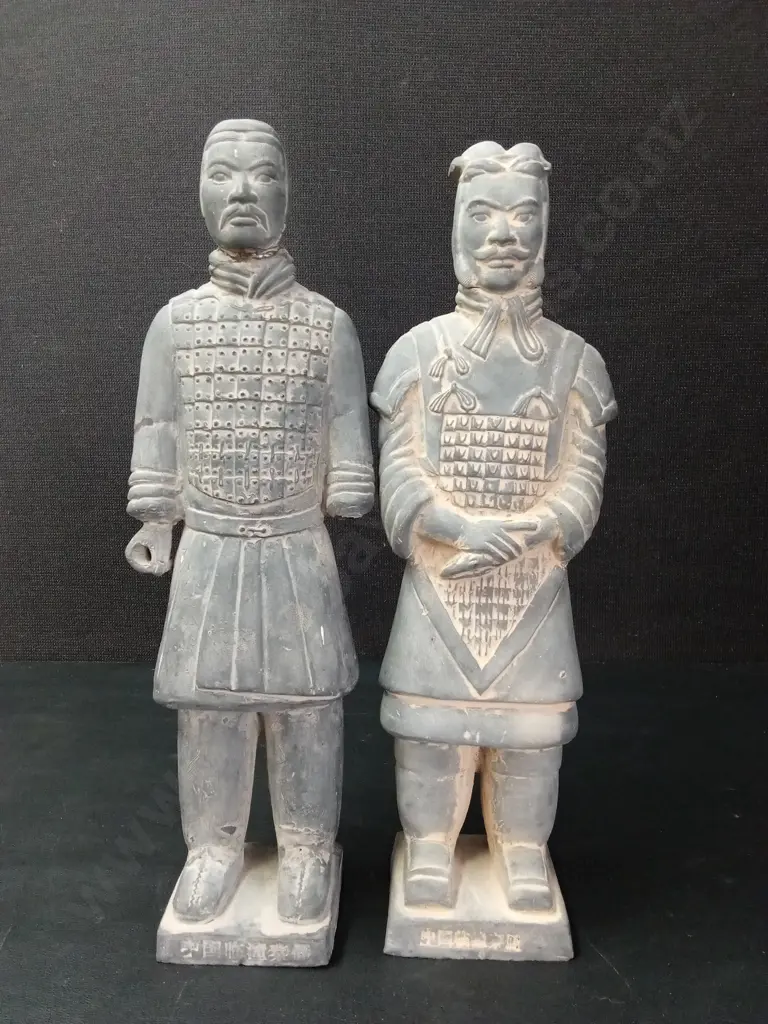 5 HANDMADE TERRACOTTA CHINESE WARRIOR REPLICA FIGURES TALLEST H35CM, ONE HAND MISSING ON TALLEST FIGURE Image 1++