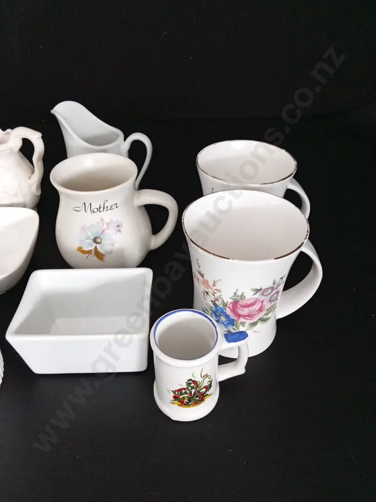 8 PIECES OF CROCKERY/ MUGS TALLEST H10.5CM Image 1++