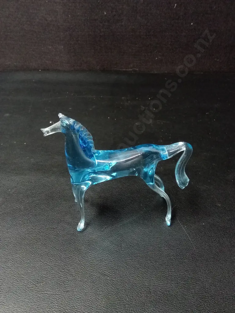 2 CAT FIGURINES, ONE IS MURANO H13CM AND A GLASS HORSE Image 1++