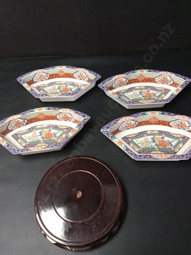 4 PIECES VINTAGE JAPANESE DIVIDED SERVING SET WITH LAZY SUSAN AND 2 PAGES Image 1++