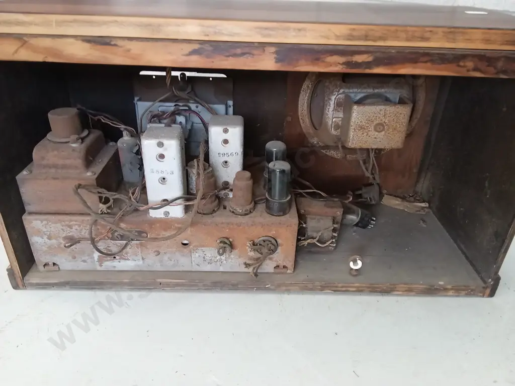 VINTAGE WESTINGHOUSE WOOD TUBE RADIO Image 1++
