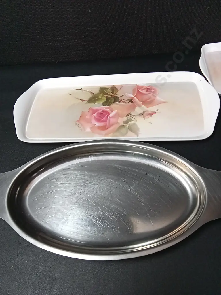 4 SERVING TRAYS LONGEST L37CM AND 2 SOUP BOWLS Image 1++