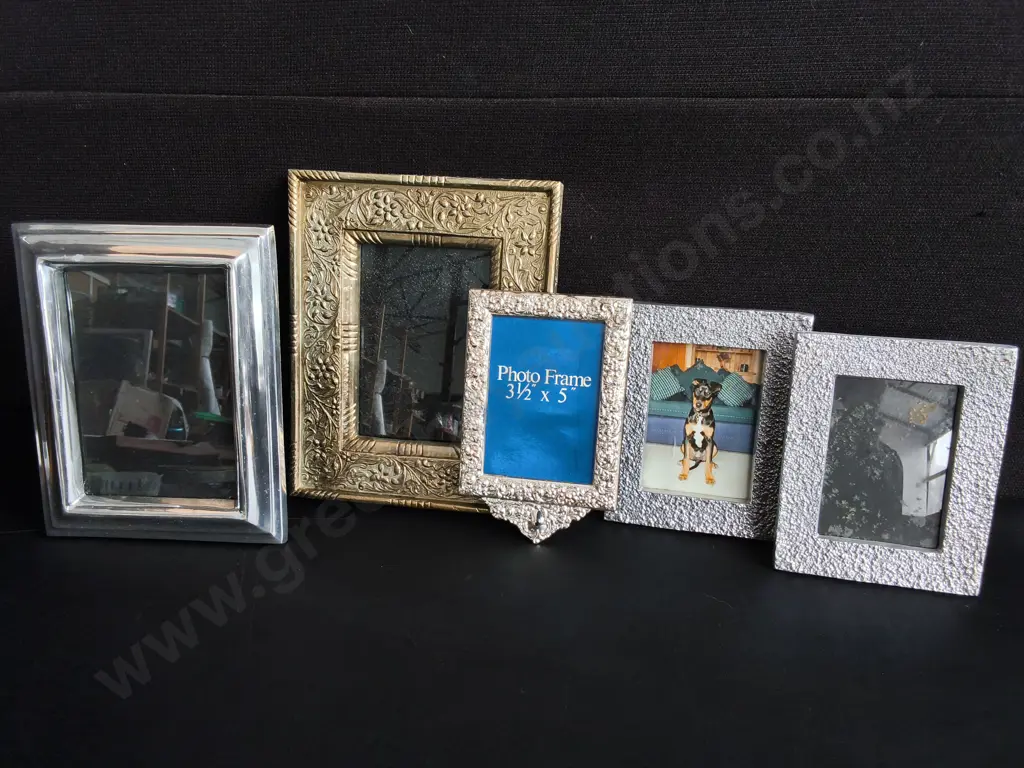 5 PIECES METALLIC PHOTO FRAMES, TALLEST H 25 CM Image 1++
