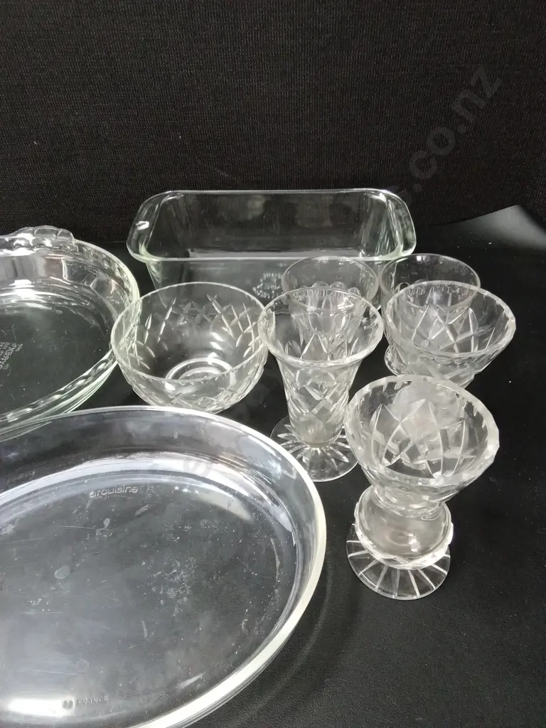 MIX OF GLASS ITEMS Image 1++