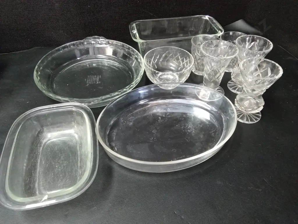 MIX OF GLASS ITEMS Image 1++