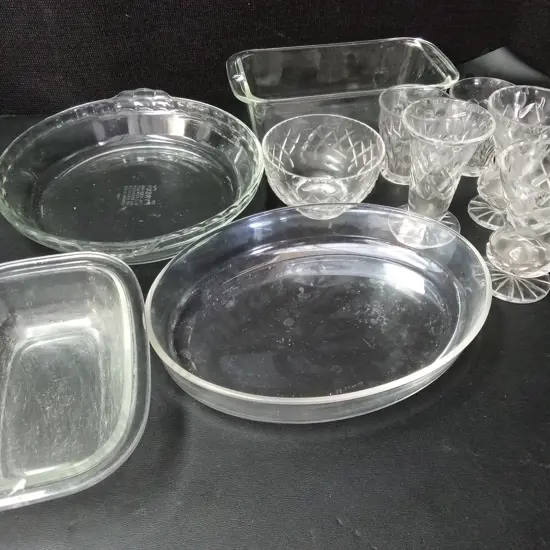 MIX OF GLASS ITEMS