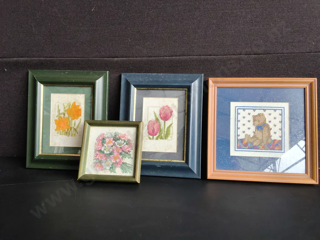 4 FRAMED CROSS STITCH AND NEEDLE POINT ART, TALLEST 27 CM Image 1++