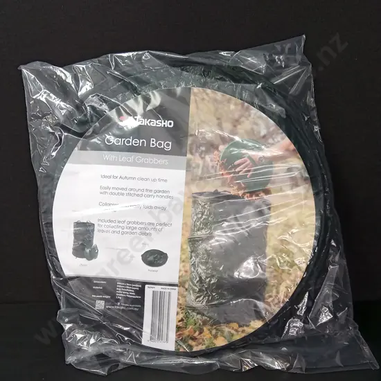 TAKASHO GARDEN BAG WITH LEAF GRABBERS