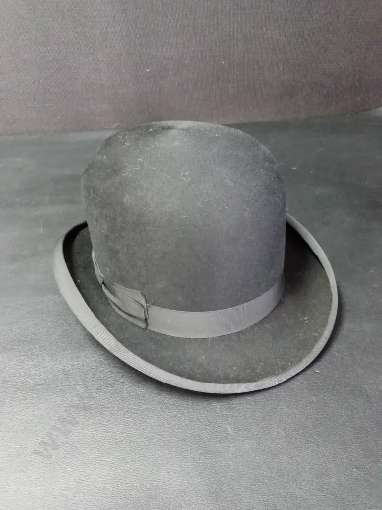 VINTAGE FELT BOWLER HAT SIZE 6¾ Image 1++