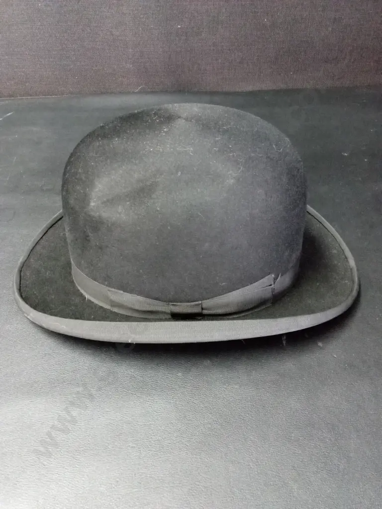 VINTAGE FELT BOWLER HAT SIZE 6¾ Image 1++