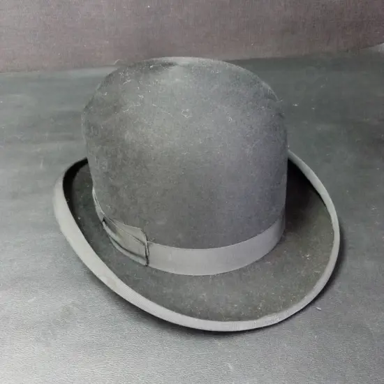 VINTAGE FELT BOWLER HAT SIZE 6¾