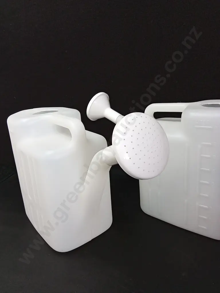 2 PLASTIC TAKASHO 9L WATERING CANS Image 1++