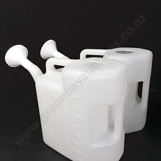 2 PLASTIC TAKASHO 9L WATERING CANS