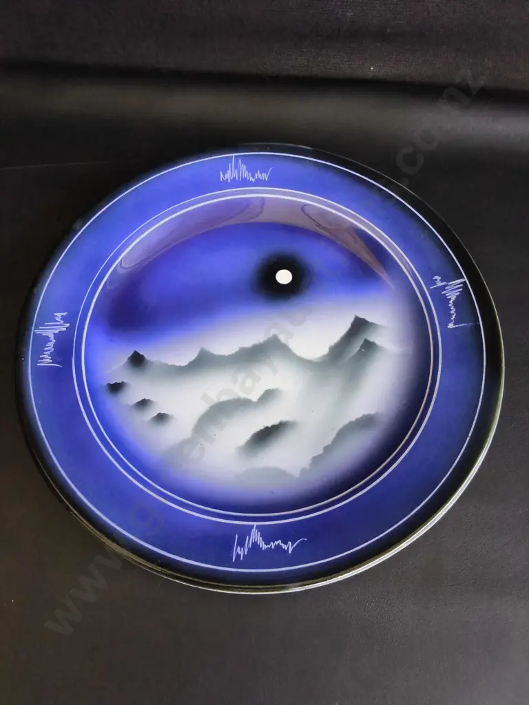 VINTAGE BARRIE PAINE NEW ZEALAND STUDIO POTTERY CHARGER PLATE, "MISTS OVER WESTLAND" SERIES 1999, DIA 36 CM Image 1++