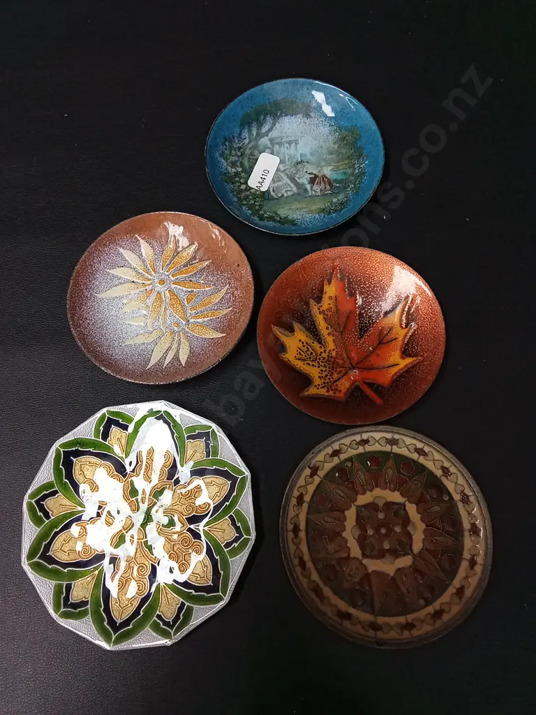 5 ENAMEL DISHES LARGEST D11.5CM Image 1++
