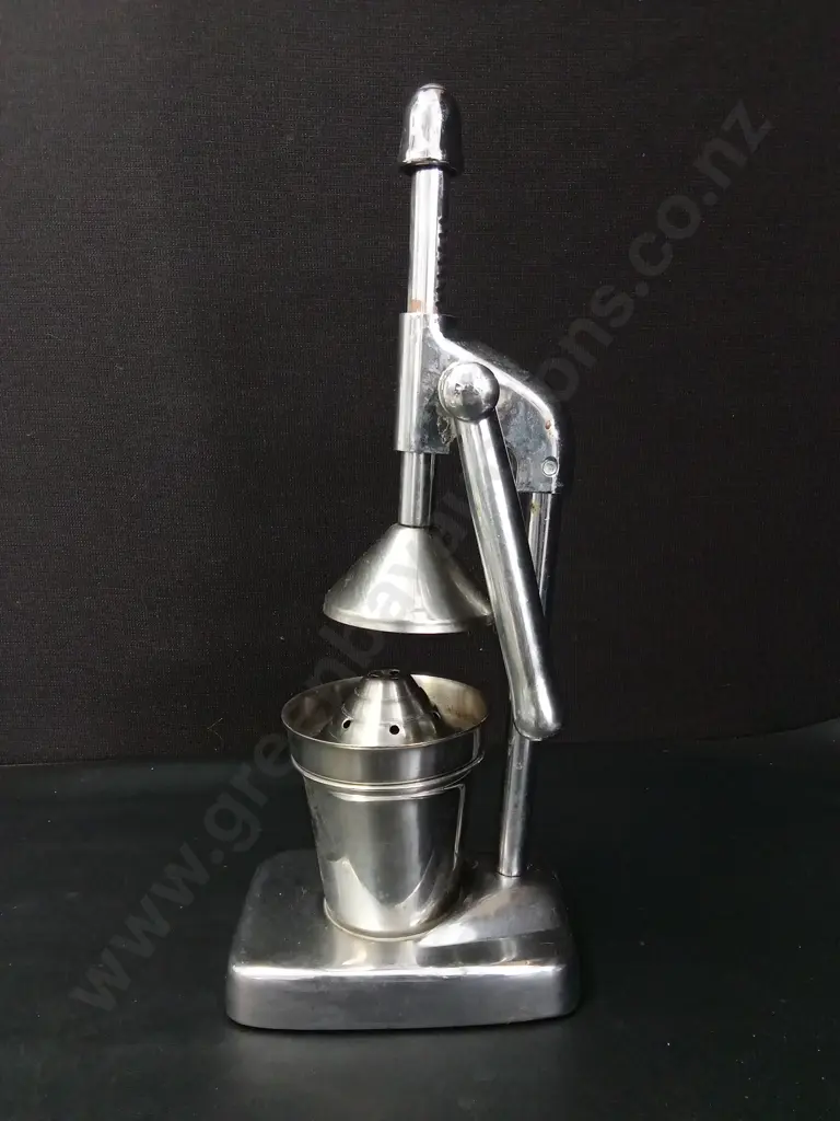 VINTAGE MANUAL LEVER ARM CITRUS JUICER Image 1++