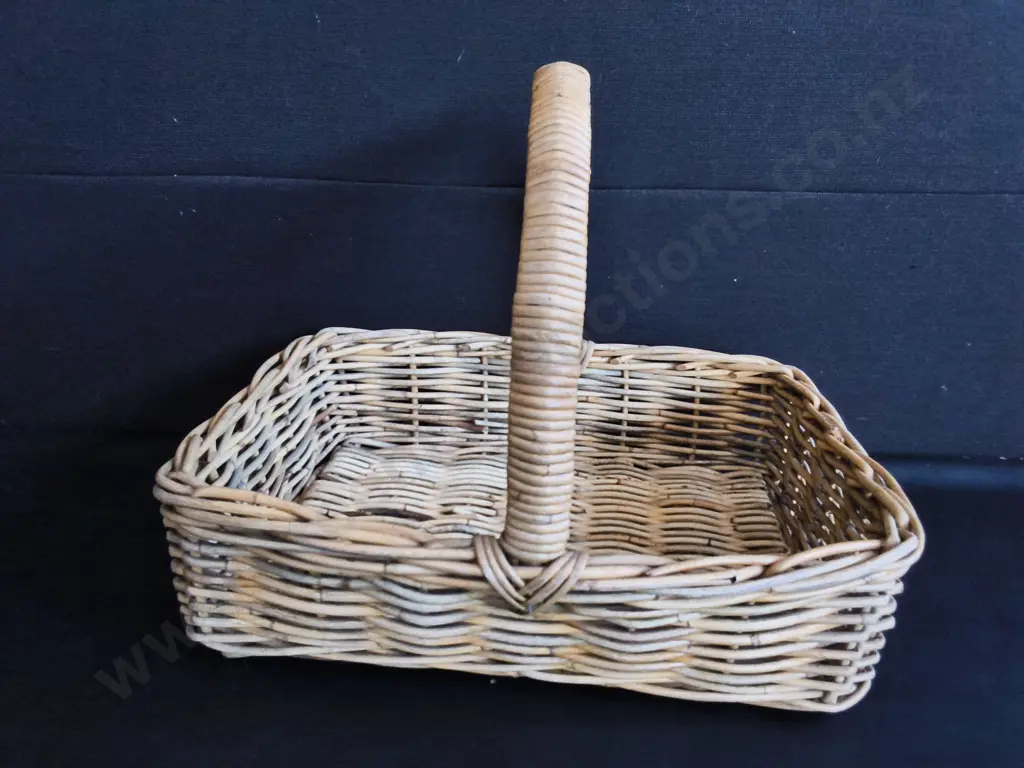 WICKER GATHERING BASKET H 40 CM Image 1++