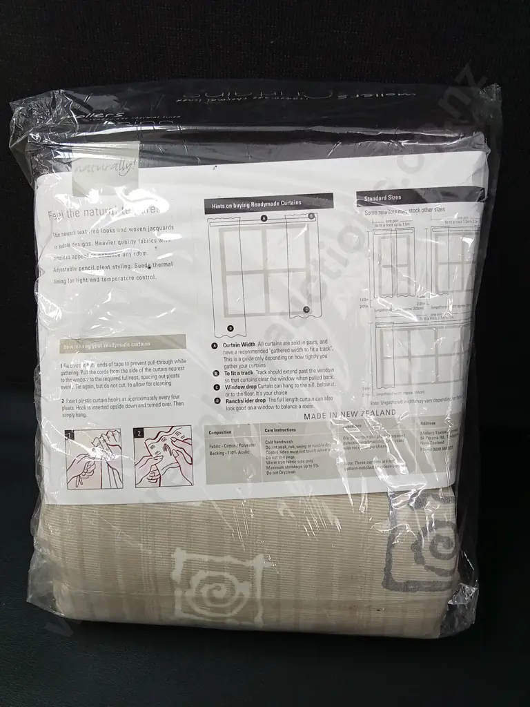 BRAND NEW MOLLERS READYMADE THERMAL LINED CURTAINS WINDOW DROP 2.05M Image 1++