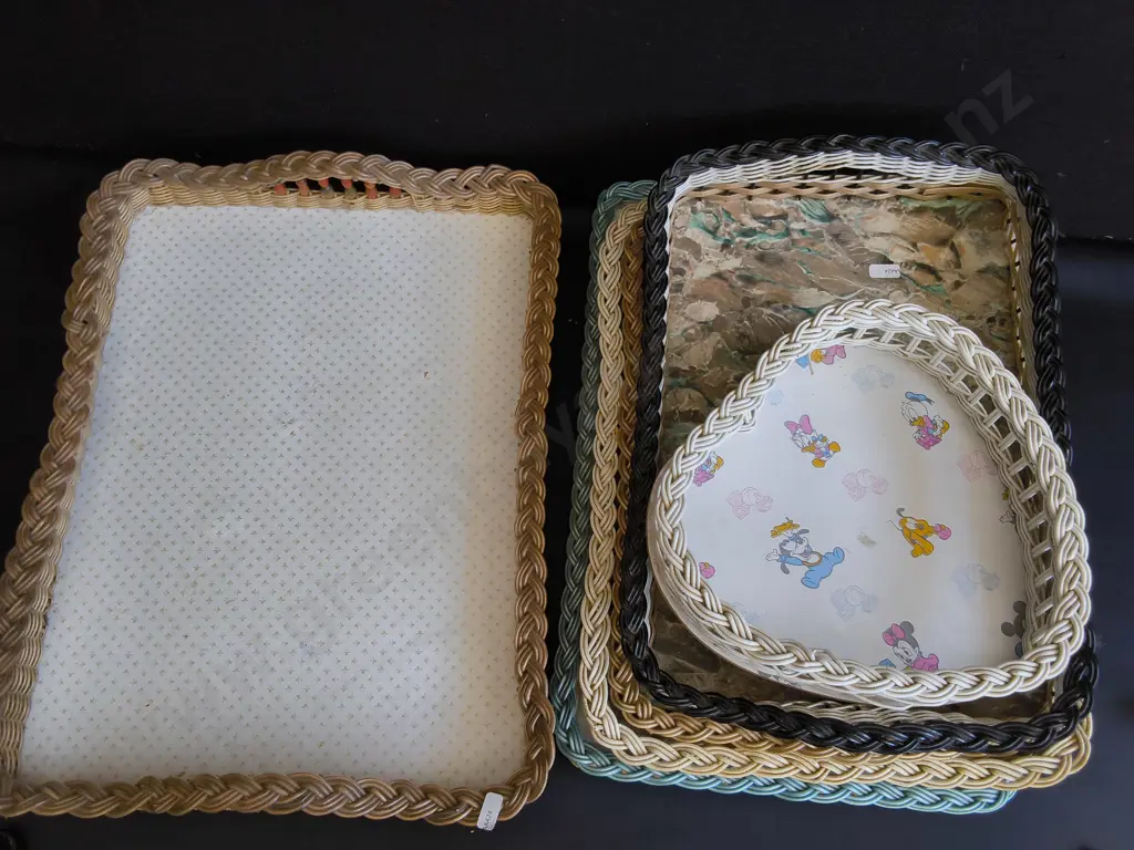 MIX OF RATTAN SERVING TRAYS, WIDEST W 57 CM Image 1++
