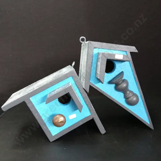 2 BIRD HOUSES TALLEST H42CM