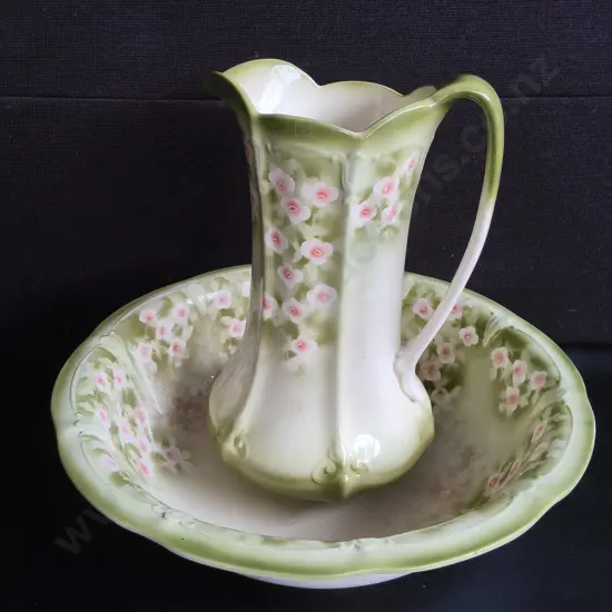VINTAGE PORCELAIN PITCHER AND BASIN SET, TALLEST H 35 CM